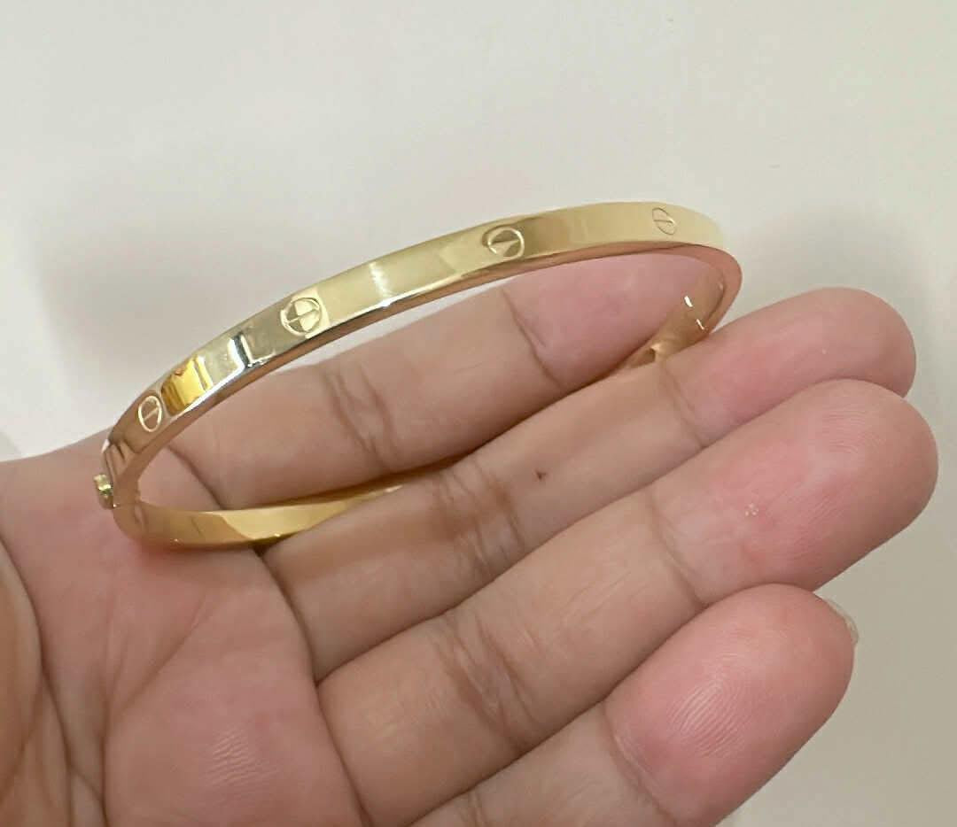18k Bangle