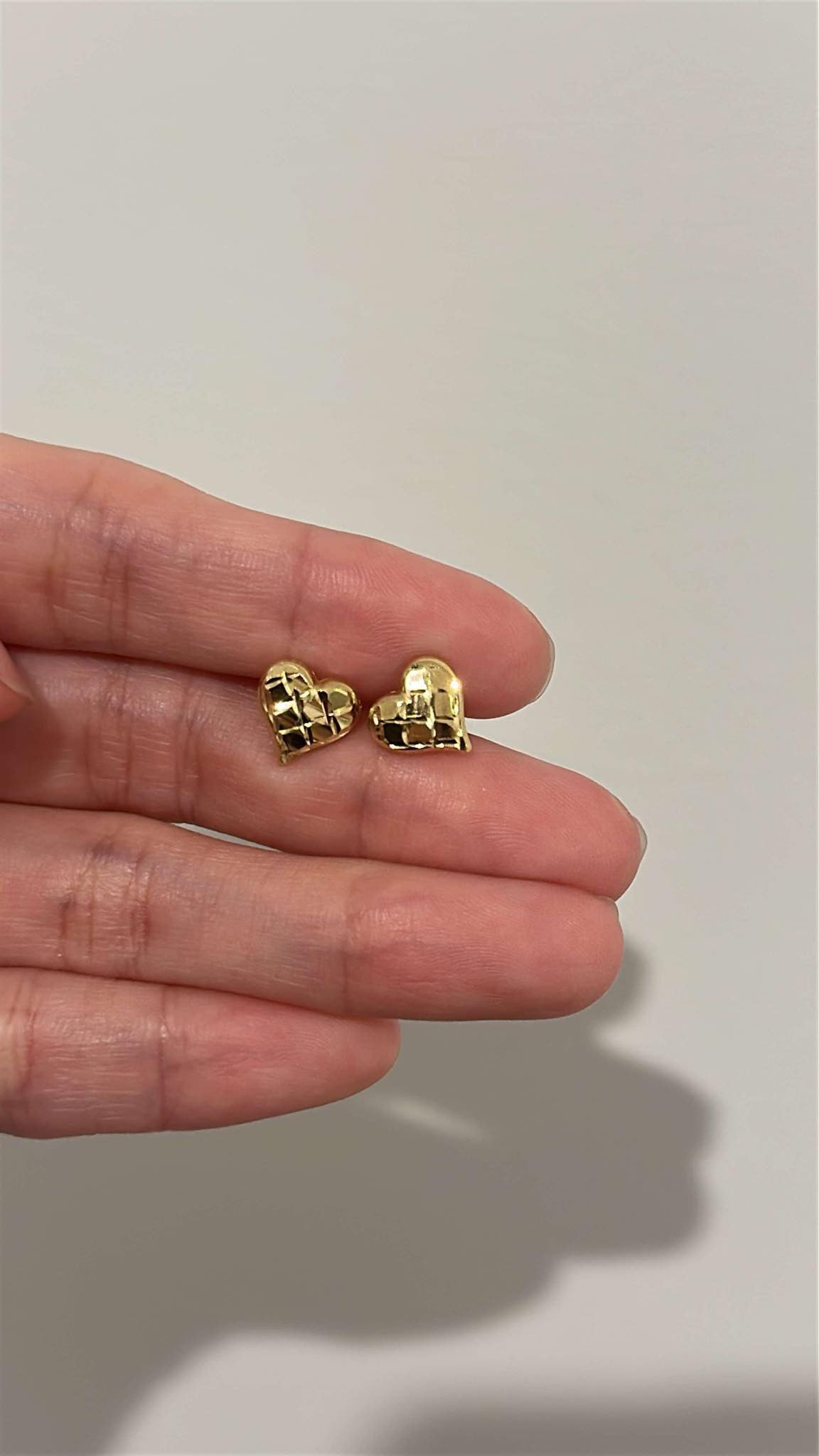 18k Heart Earrings