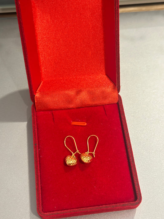 18k Saudi Gold Heart Drop Earrings