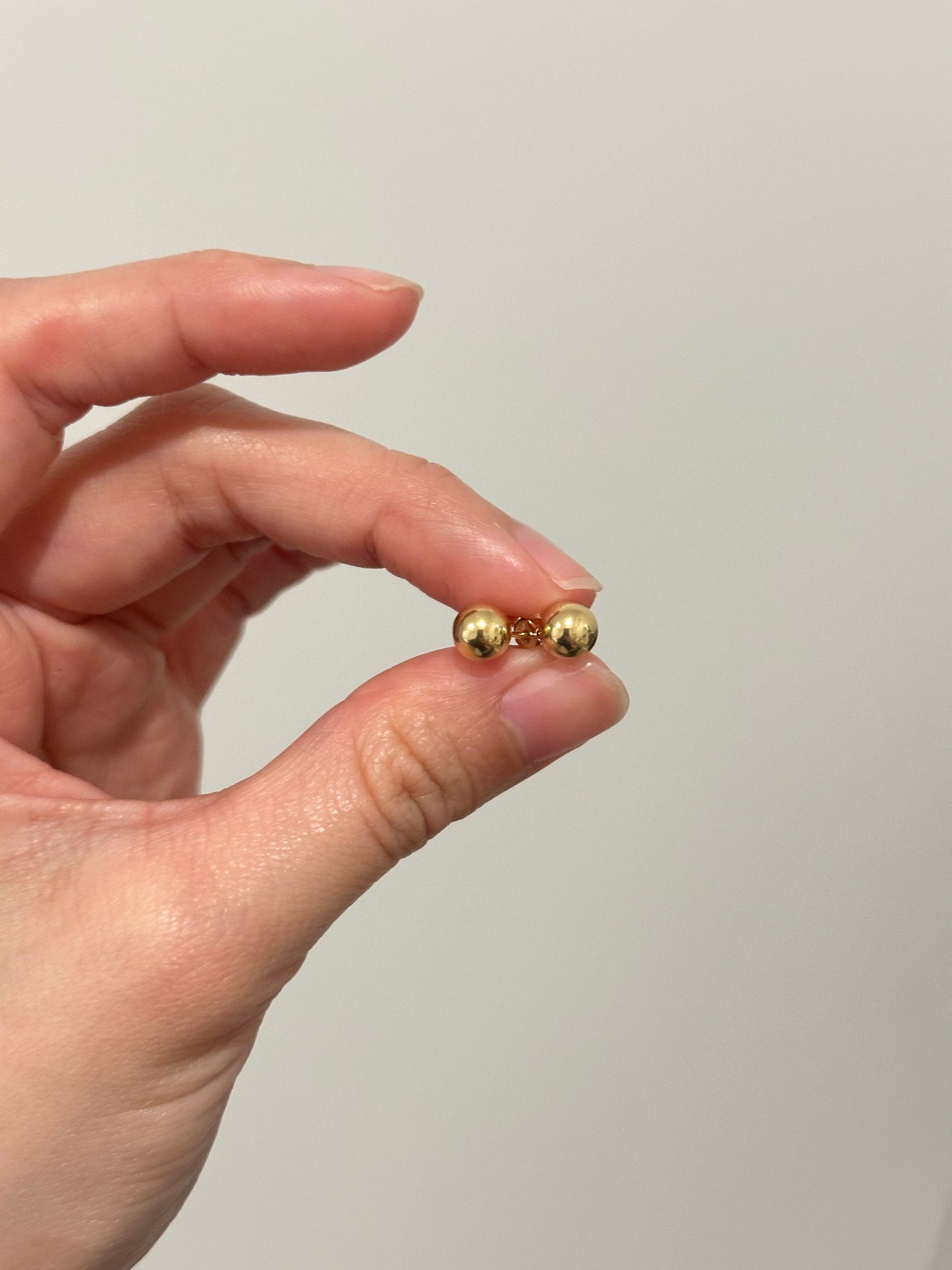 18k Ball Stud Gold