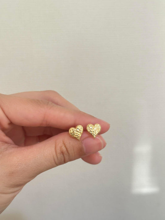 18k heart earrings