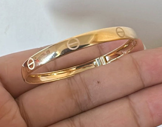 18k Baby bangle